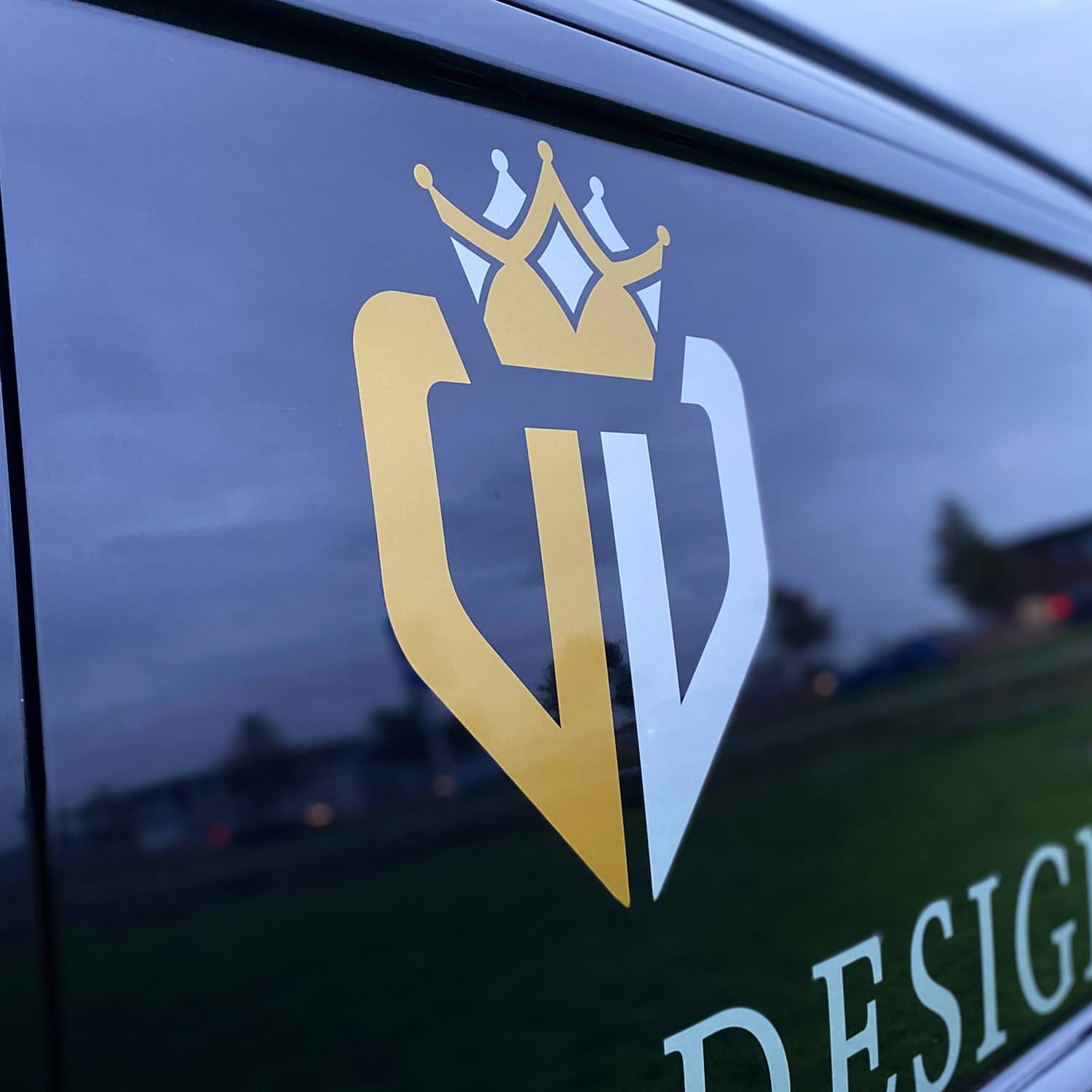 Dutch Design logo bus